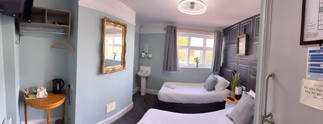 Twin room-Standard-Private Bathroom-Separate Private Bathroom