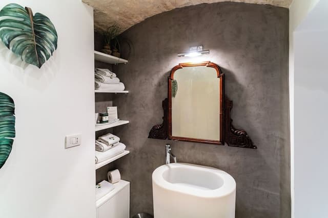 Deluxe Suite, Annex Building
