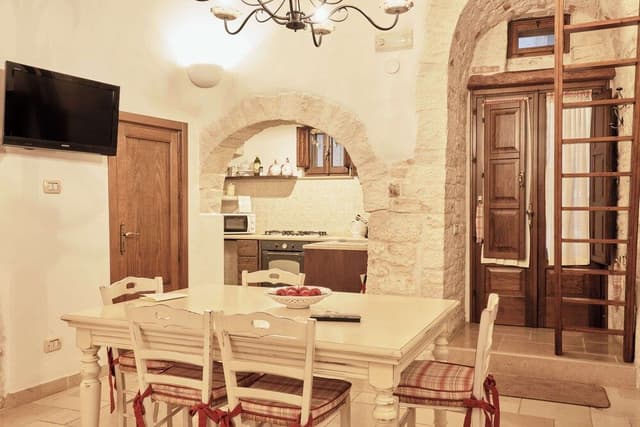 Traditional House, Multiple Bedrooms, Annex Building