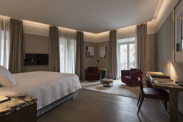 Deluxe Suite 3