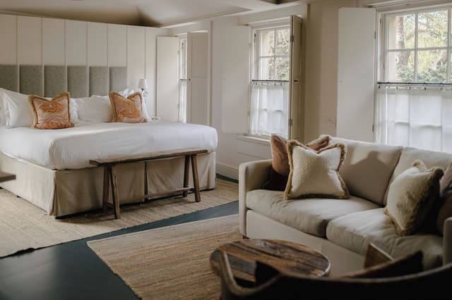 Coach House Large Guest Room