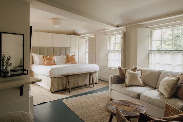 Coach House Large Guest Room