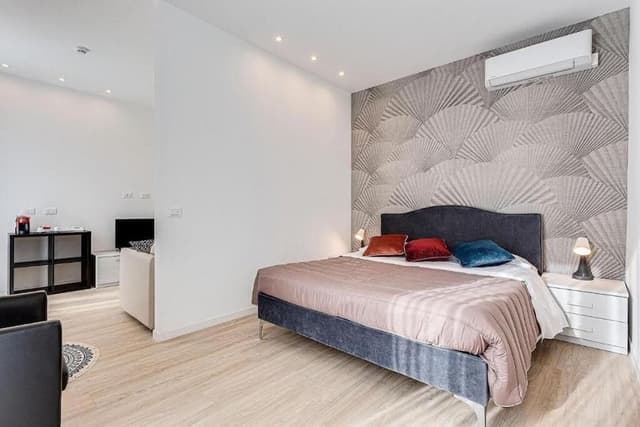 Classic Triple Room, Balcony
