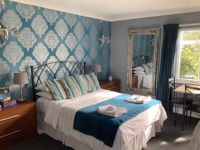 Double Room (Topaz)