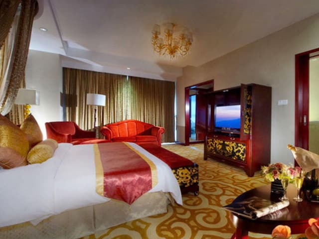 New Century - Deluxe 1 Bed Room