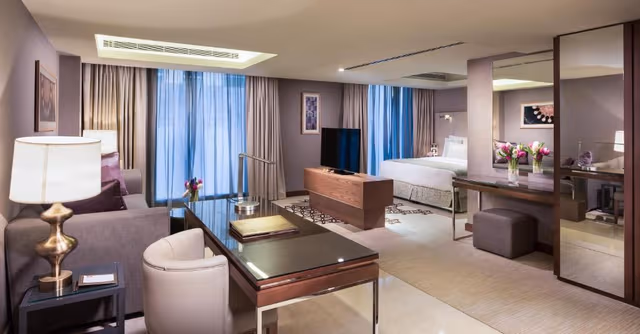 Deluxe Studio with One King Bed