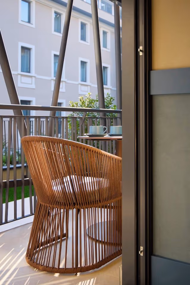 Suite, Garden Area