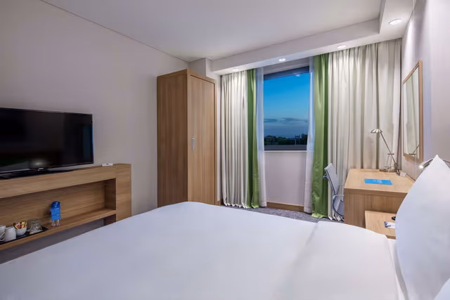 QUEEN ACCESSIBLE ROOM