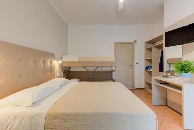 Standard Quadruple Room, Balcony