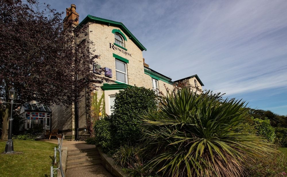 Raincliffe Hotel1