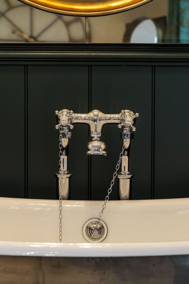 Suite, Ensuite, Garden View (Cam)