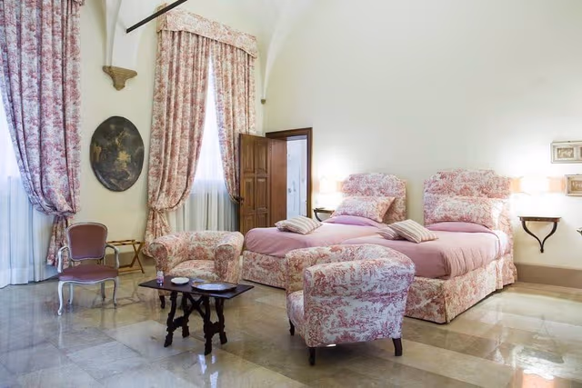 Room (Rosa)