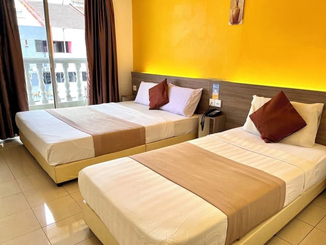 Deluxe Quadruple Room, 2 Queen Beds