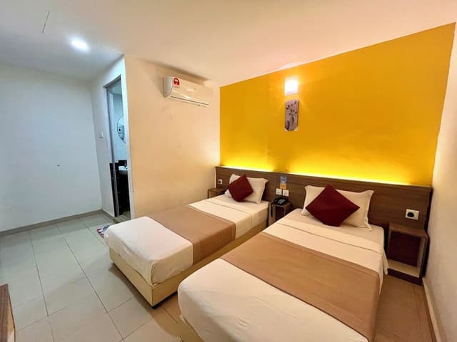 Standard Twin Room