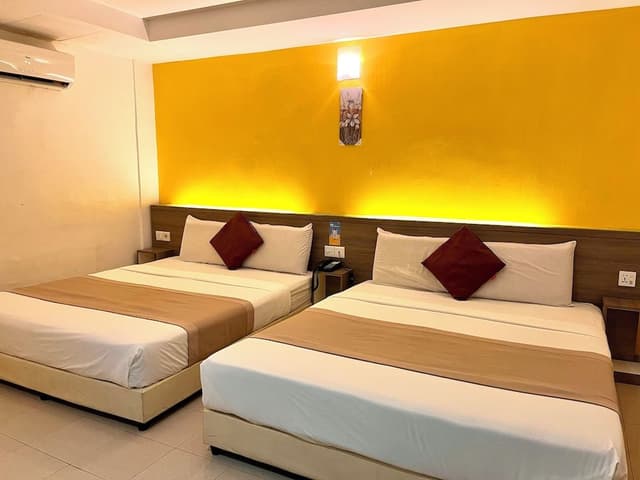 Deluxe Quadruple Room, 2 Queen Beds