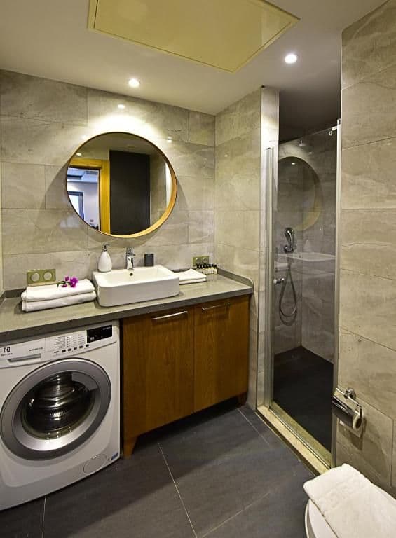 Two-Bedroom Apartment with Sea View