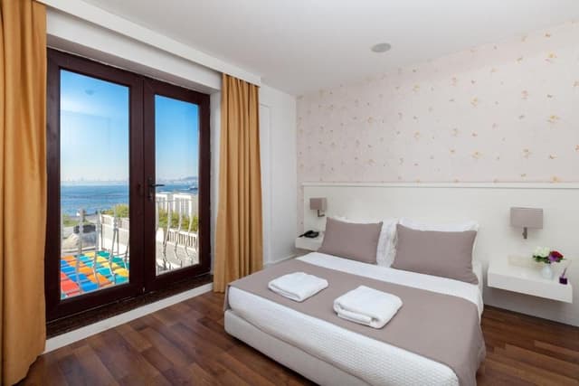 Queen Room with Sea View