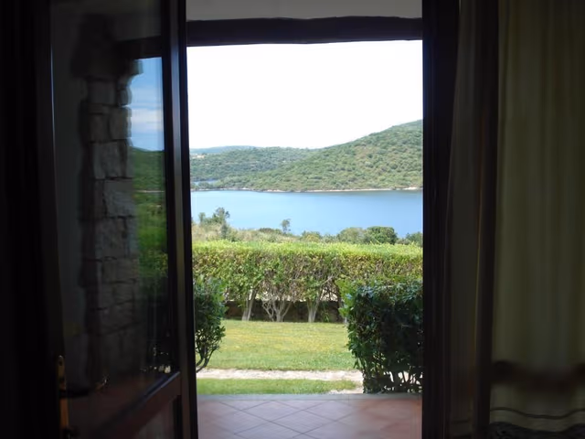 Deluxe Double Room with Lake View