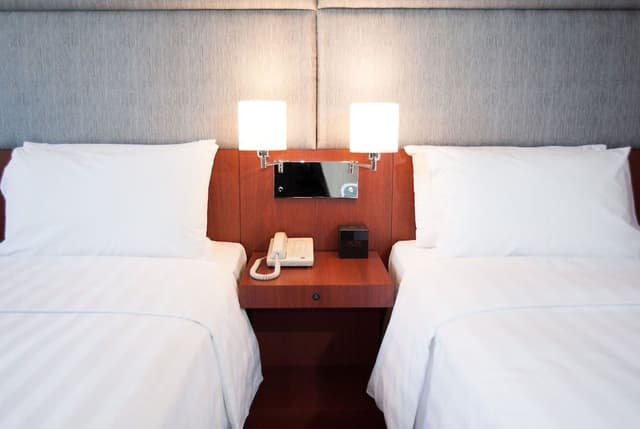Harbour Parkview Twin Room