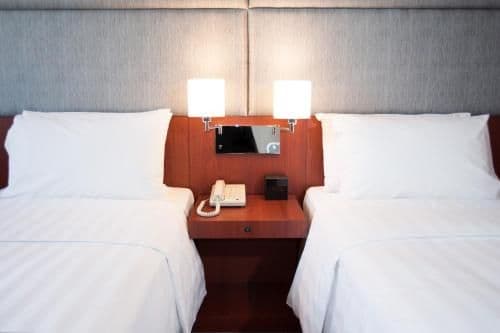 Harbour Parkview Twin Room