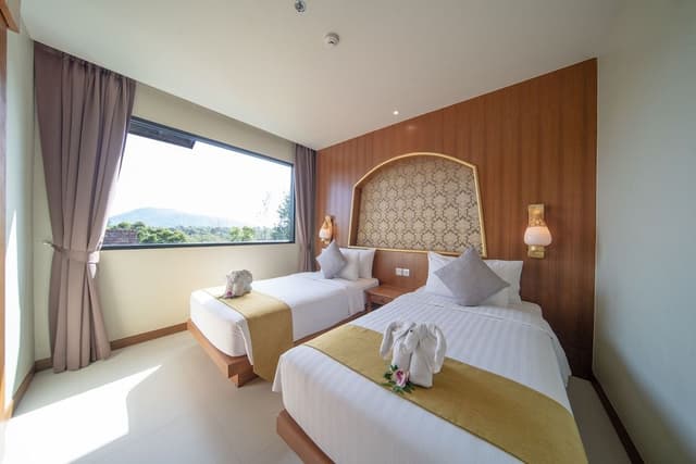 Deluxe Family Room