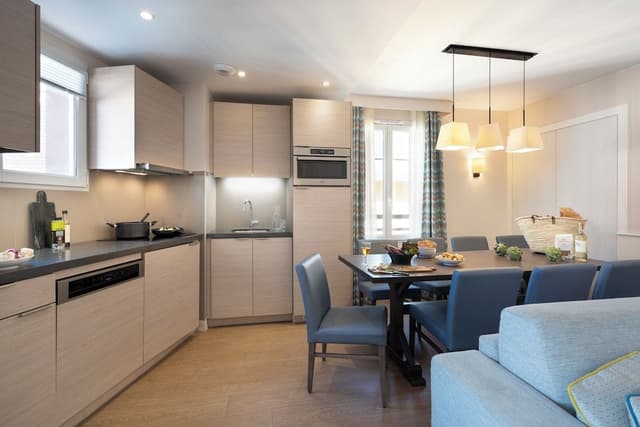 apartment 8 people - 3 bedrooms - Terrace or balcony - Harbor buildings