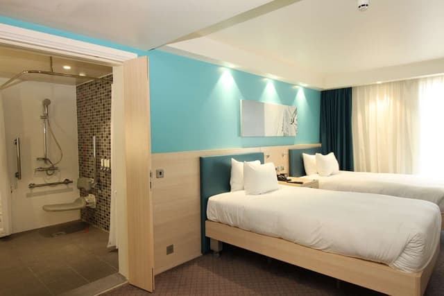 TWIN ACCESSIBLE ROOM