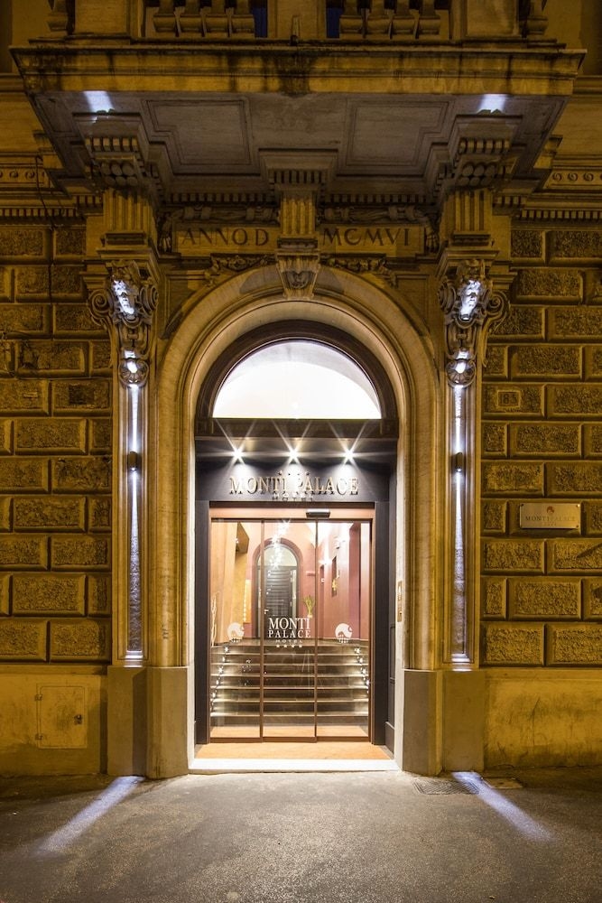 Monti Palace Hotel4