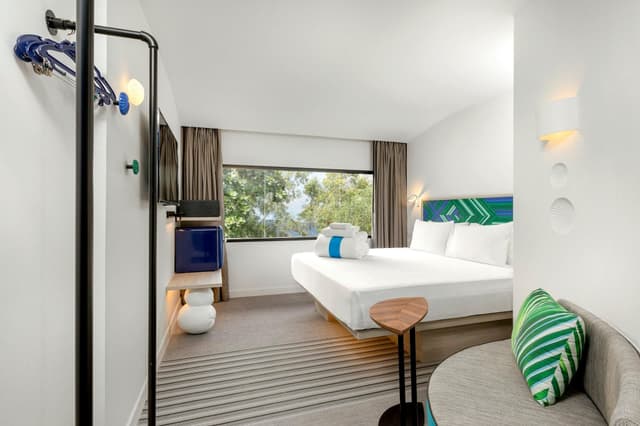 COSI Room King with Daily Food & Drink Credit