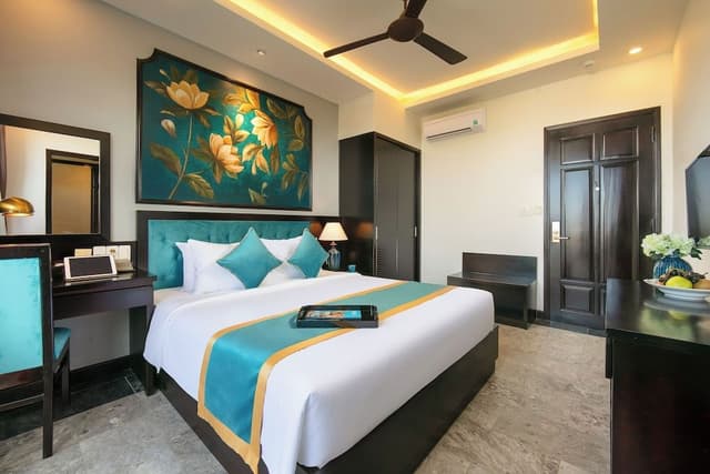 Trendy Double/Twin Room with Balcony View