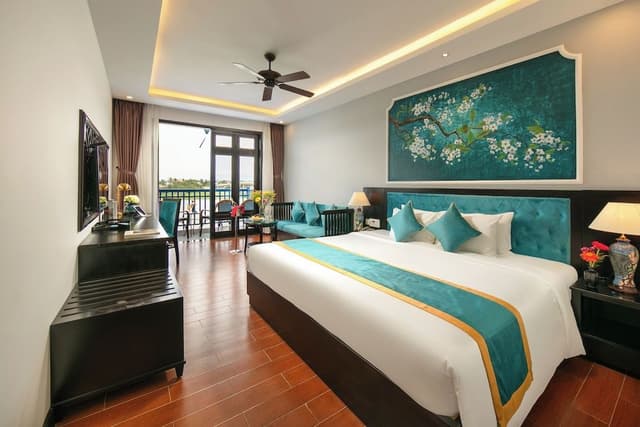 Silk Suite Double or Twin Room Grand River View & Balcony
