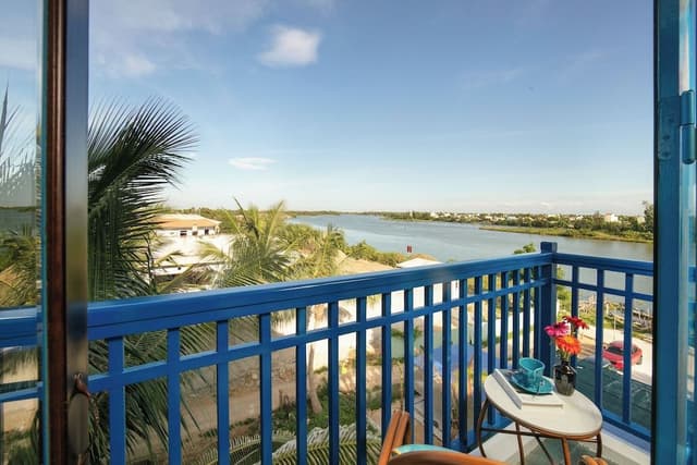 Silk Suite Double or Twin Room Grand River View & Balcony
