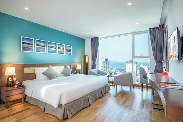 Deluxe Room - Sea View or City View