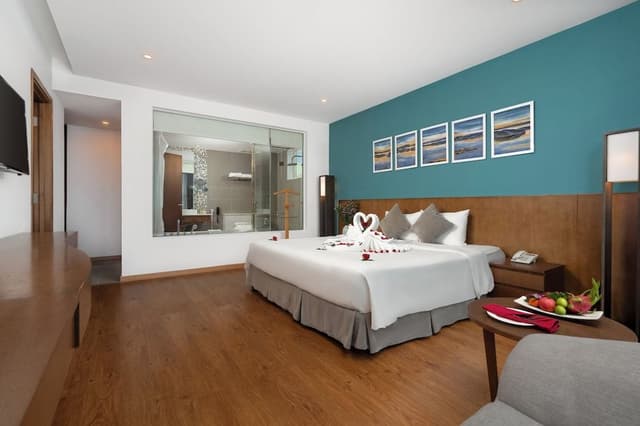 Suite Room - Sea View or City View
