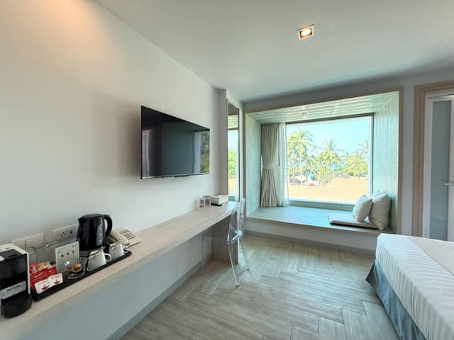 Deluxe Partial Sea View Room