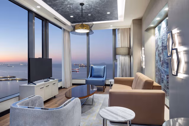 GRAND DELUXE SUITE WITH SEA VIEW