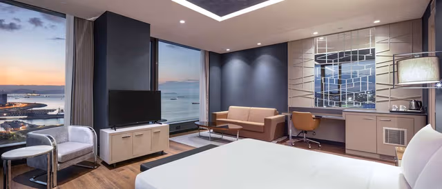 CORNER ROOM WITH SEA VIEW