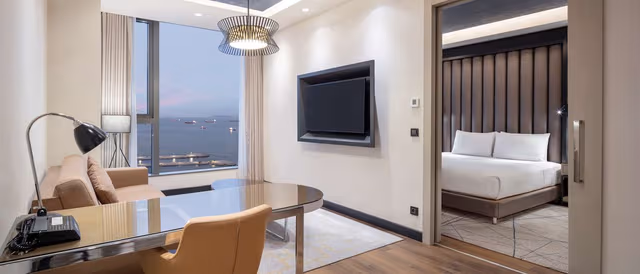 ONE BEDROOM SUITE WITH SEA VIEW