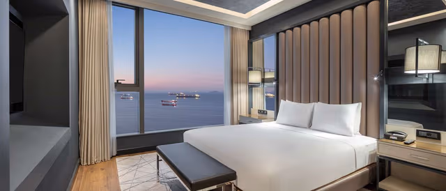 GRAND DELUXE SUITE WITH SEA VIEW
