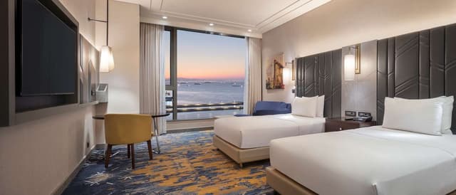 GRAND FAMILY SUITE SEA VIEW W/BALCONY