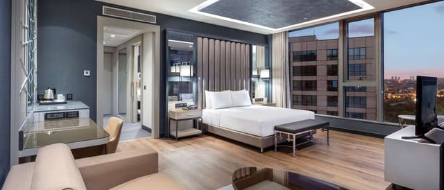 CORNER ROOM WITH SEA VIEW