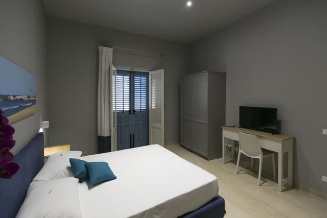Deluxe Suite, 1 Bedroom, Non Smoking, City View