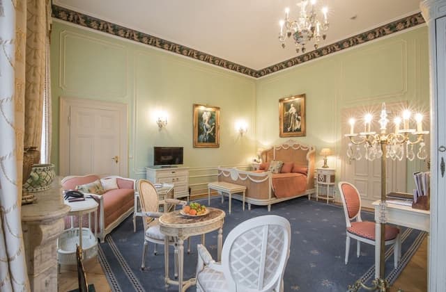 Junior Suite, Jetted Tub