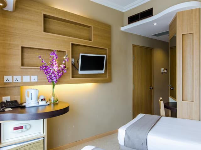 Connecting Room