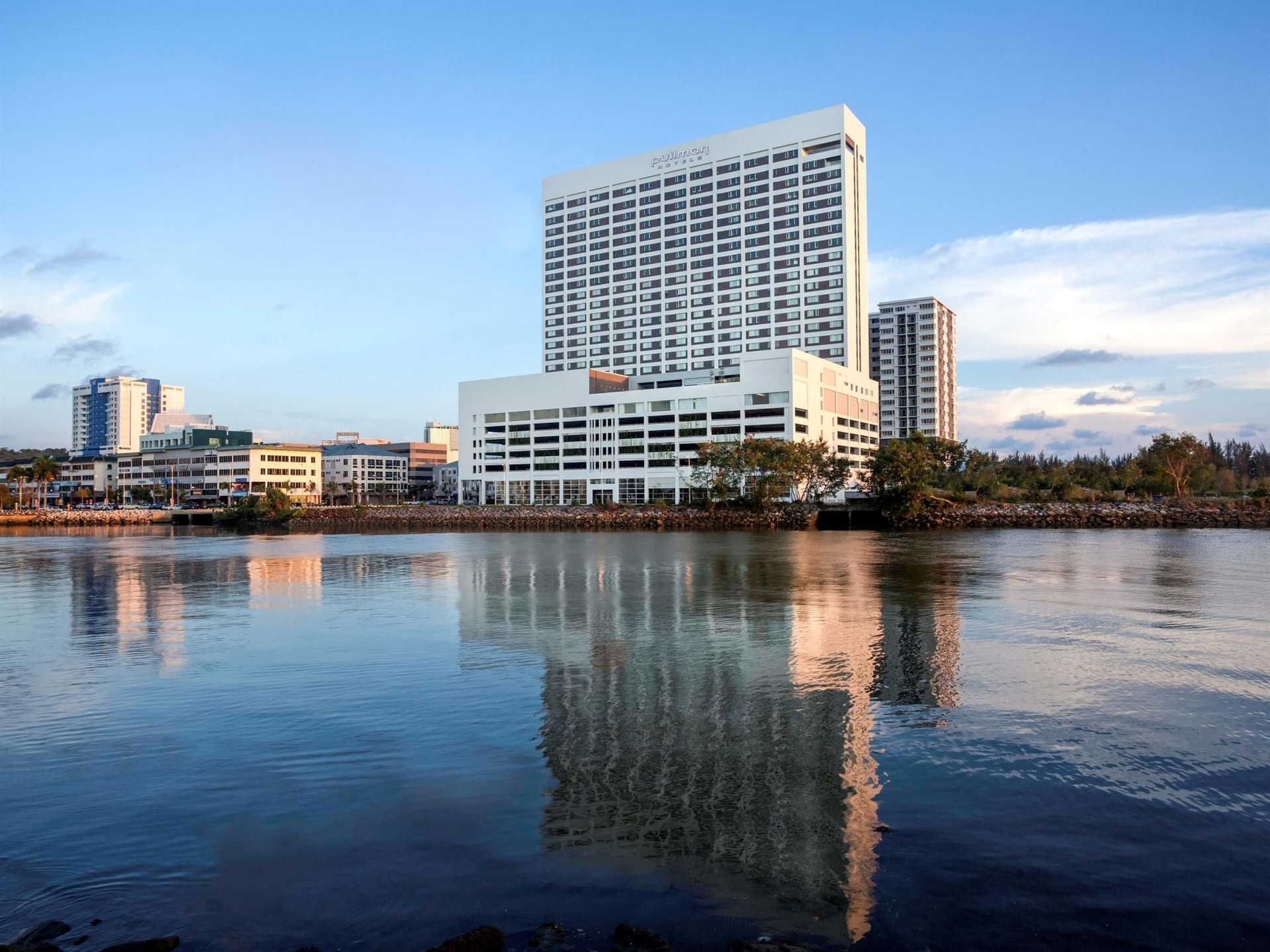 Pullman Miri Waterfront1