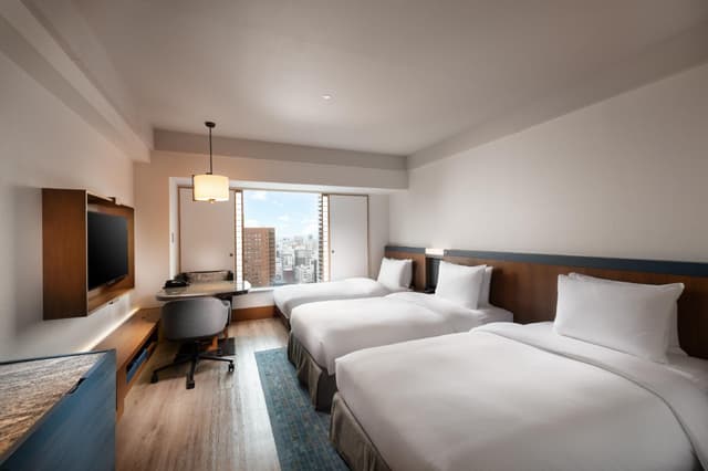 Twin Hilton Guestroom