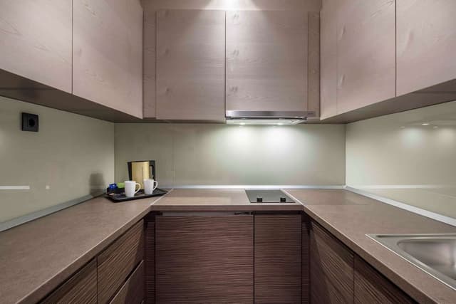 KING ONE BEDROOM SUITE WITH KITCHENETTE