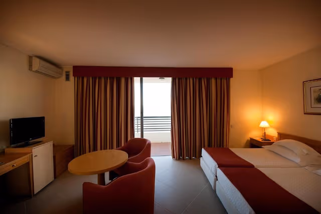 Standard Twin Room with Sea View