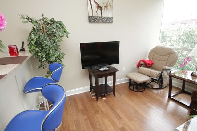Luxury Apartment, 1 Queen Bed, Pool Access