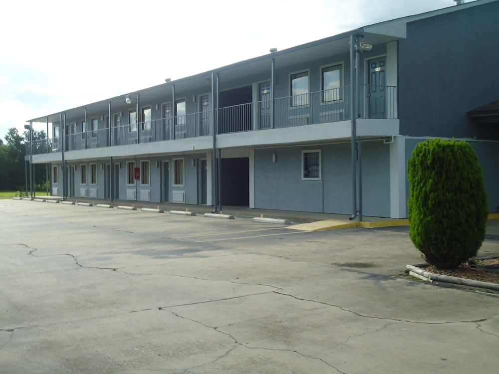 Economy Inn2